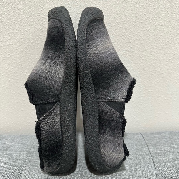 Keen Howser Slide Slipper - Picture 12 of 13